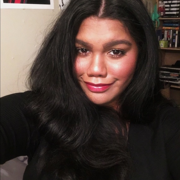 Meet your Posher, Jessica - Picture 2 of 2